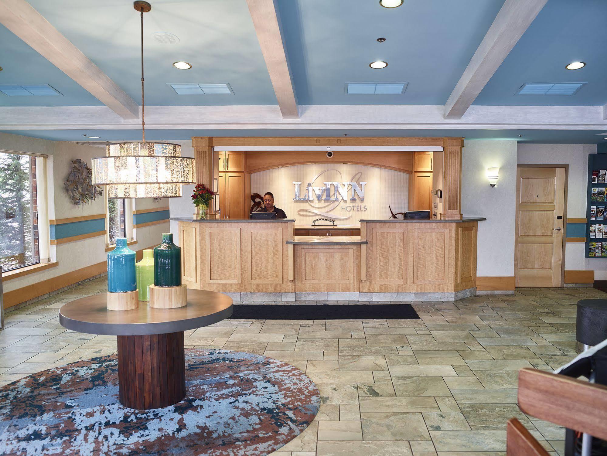 Livinn Hotel Minneapolis North / Fridley Buitenkant foto