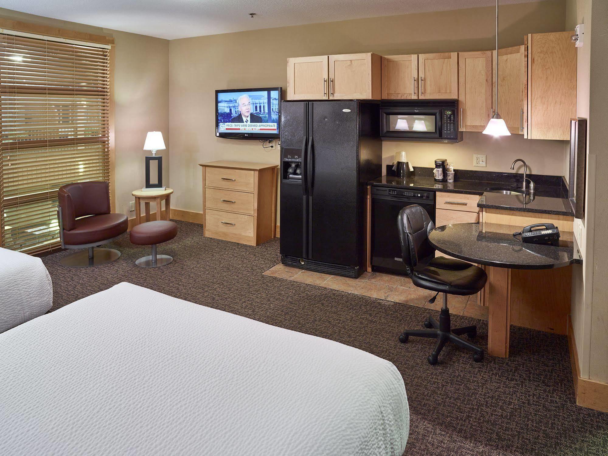 Livinn Hotel Minneapolis North / Fridley Buitenkant foto