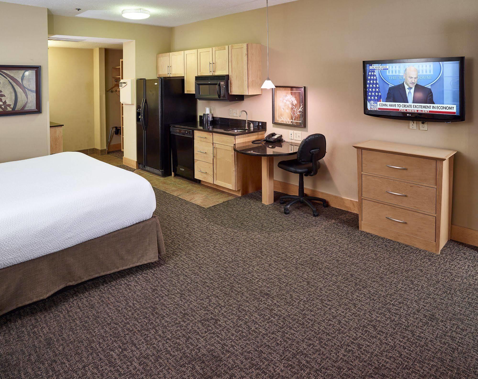 Livinn Hotel Minneapolis North / Fridley Buitenkant foto
