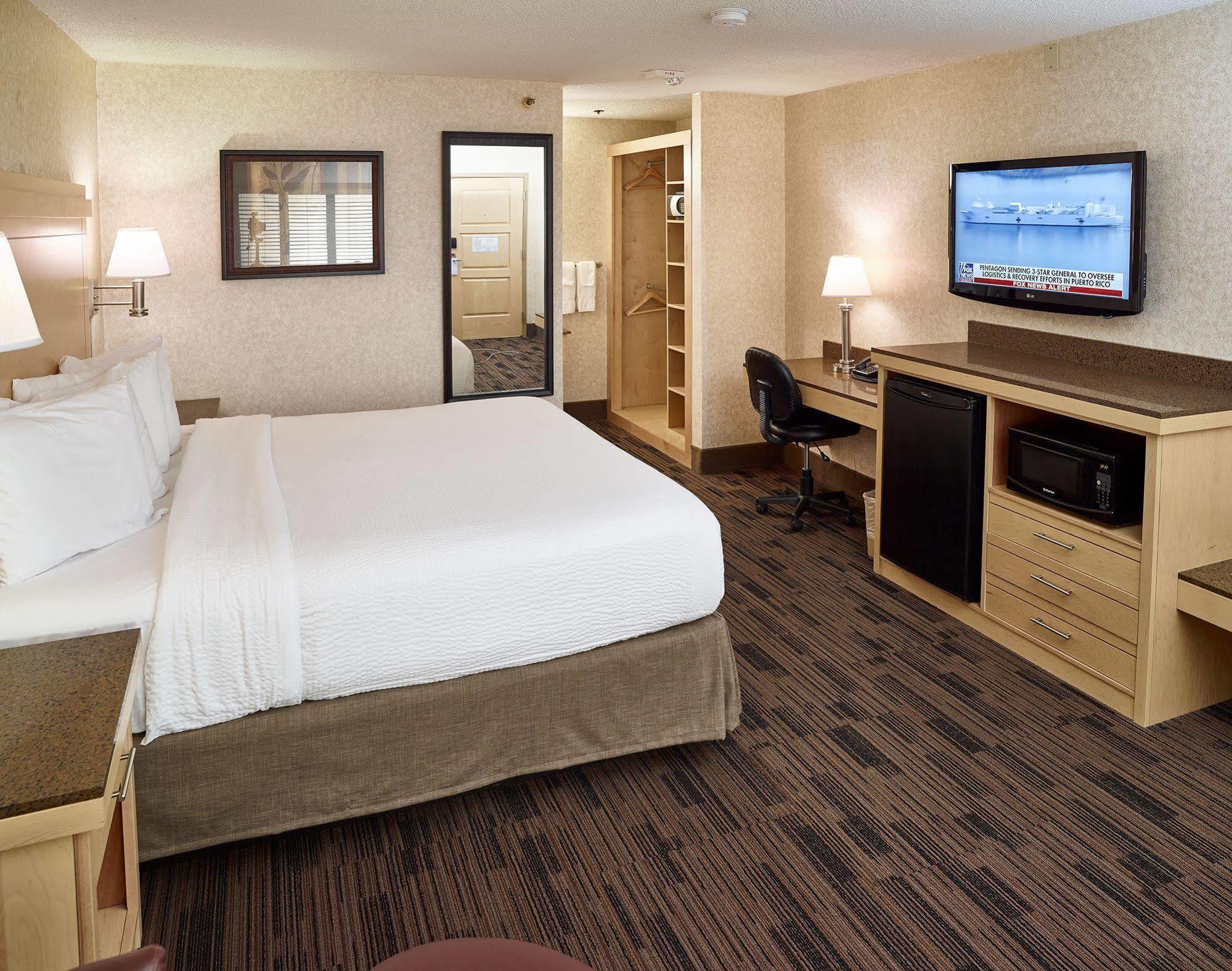 Livinn Hotel Minneapolis North / Fridley Buitenkant foto