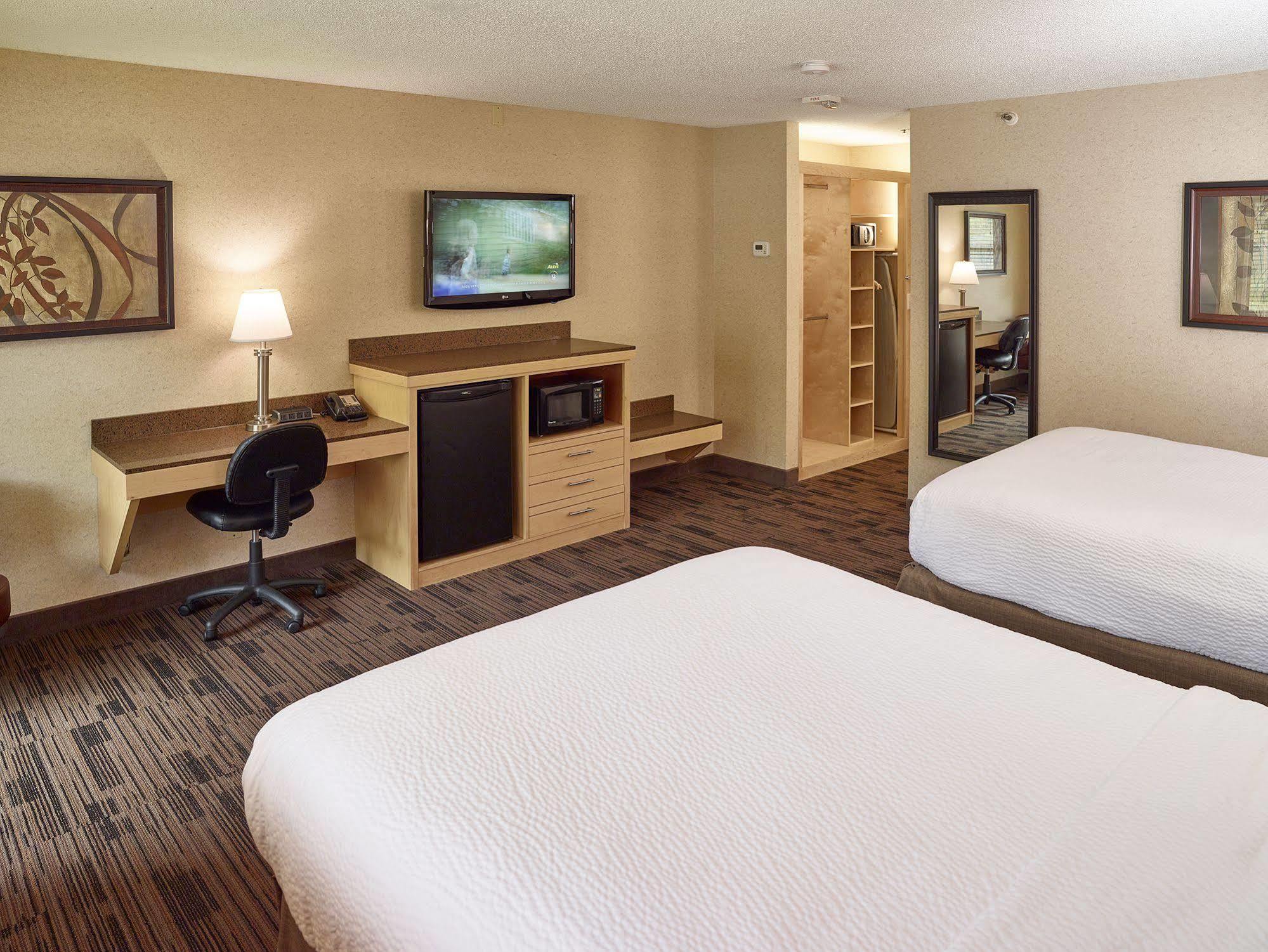 Livinn Hotel Minneapolis North / Fridley Buitenkant foto
