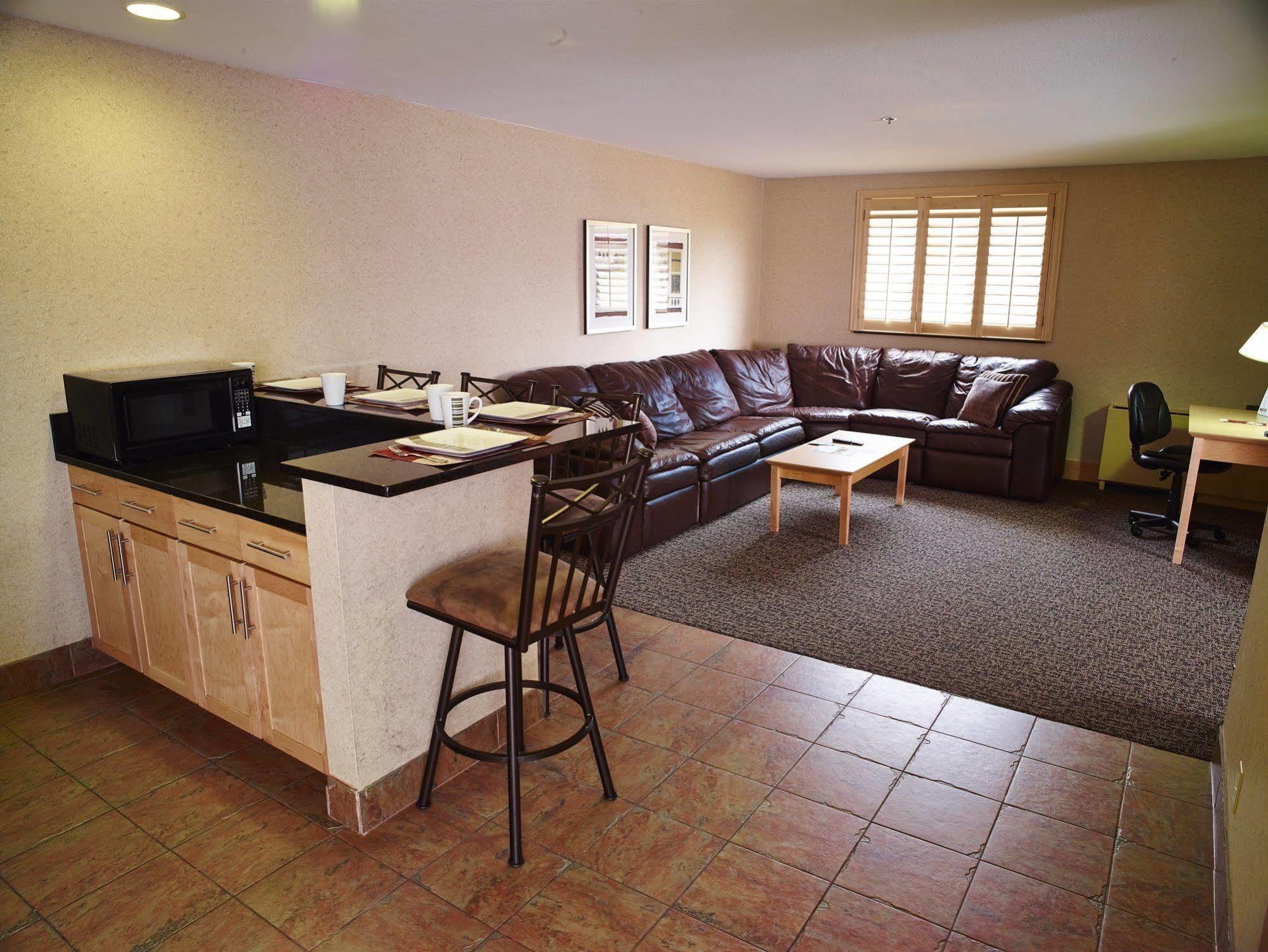 Livinn Hotel Minneapolis North / Fridley Buitenkant foto